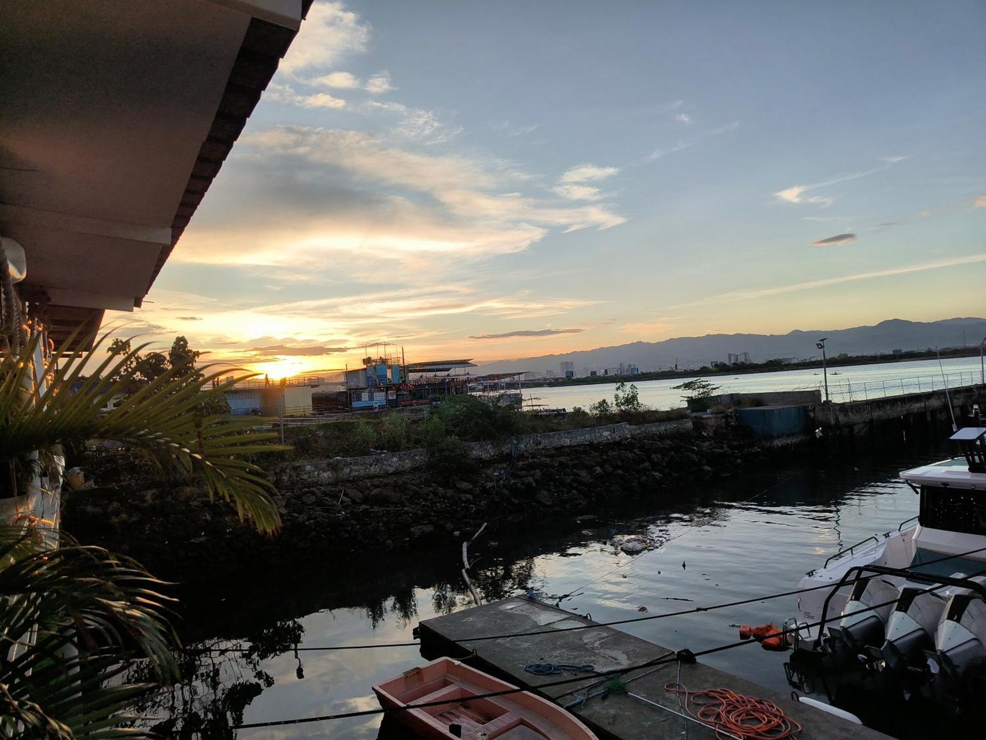 Stay And Fly At Amani Grand Resort Residences Lapu-Lapu City Zewnętrze zdjęcie