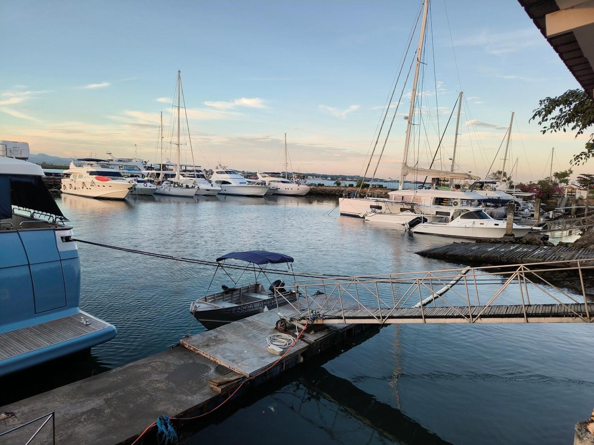 Stay And Fly At Amani Grand Resort Residences Lapu-Lapu City Zewnętrze zdjęcie