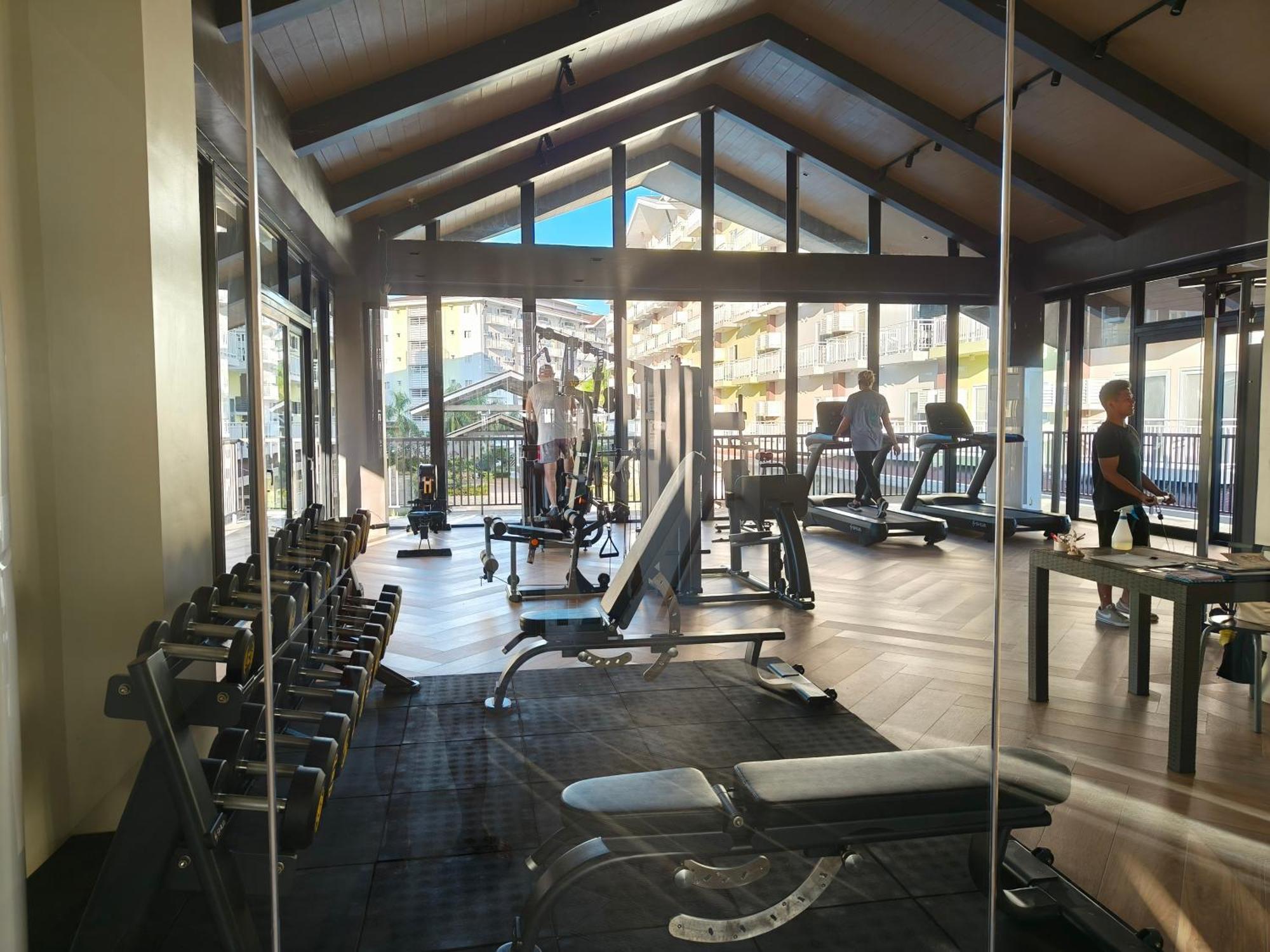 Stay And Fly At Amani Grand Resort Residences Lapu-Lapu City Zewnętrze zdjęcie